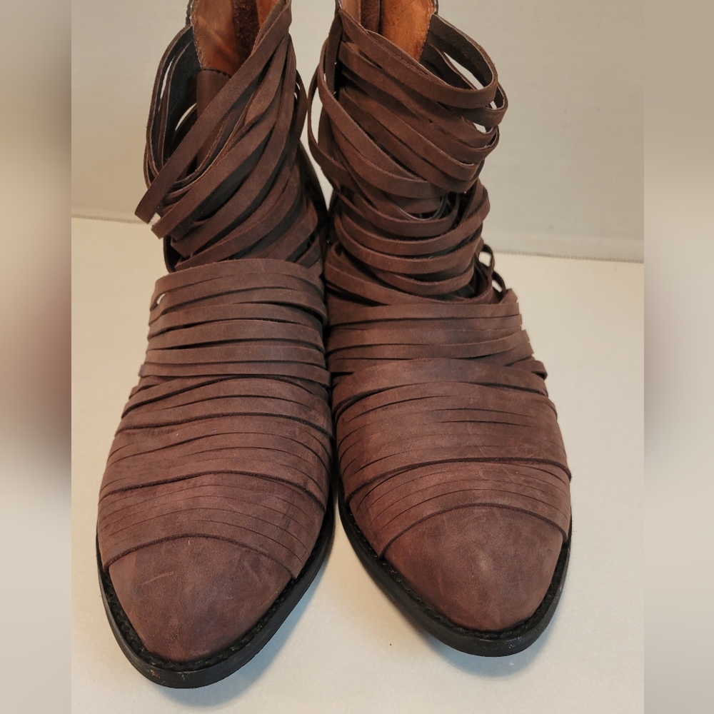 Free People / Jeffrey Campbell Booties Size 8 - image 6